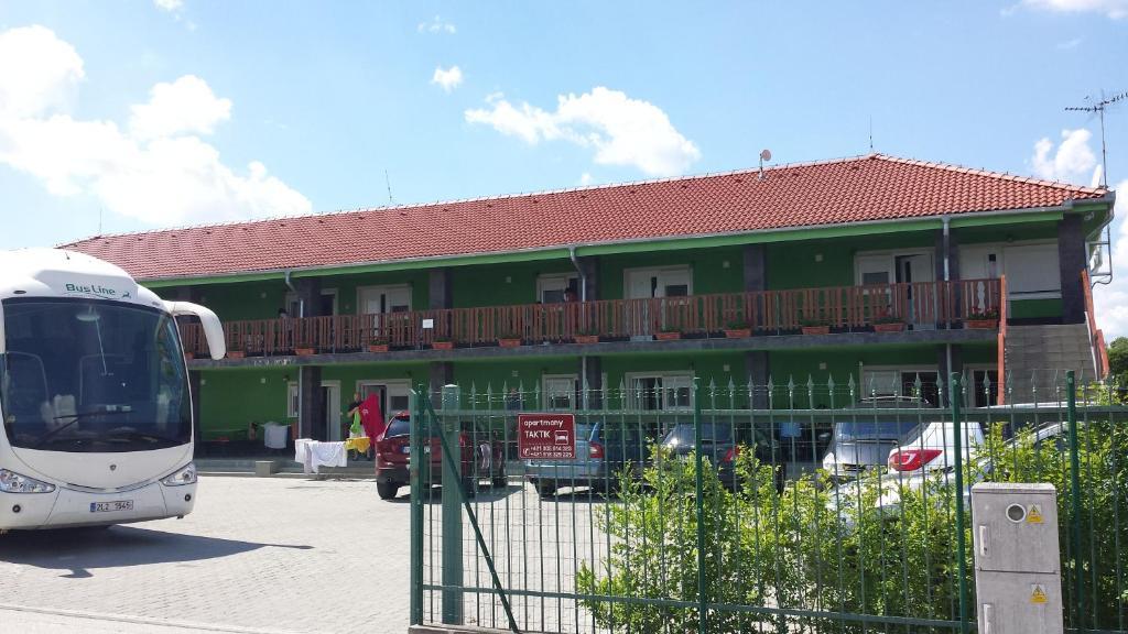 Apartman Taktik Veľký Meder Exterior foto